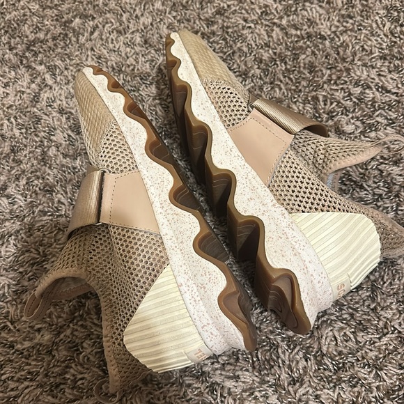 Sorel Kinetic Sneak Mesh Shoes Size 8 - Picture 5 of 10